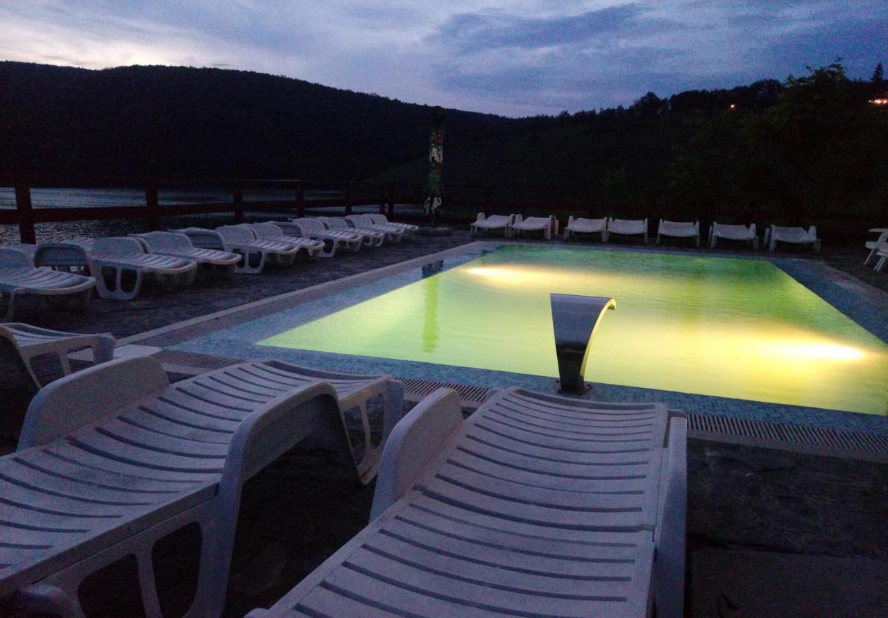 Pensiunea Belvedere Cincis Exteriér fotografie